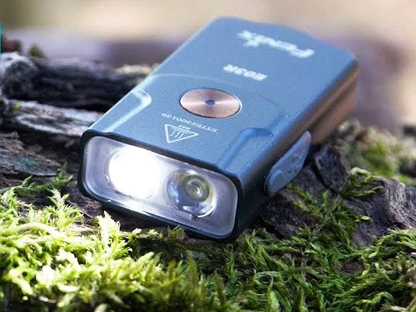 Fenix E02R Bleue - Lampe de poche porte-clés rechargeable USB - 200 lumens